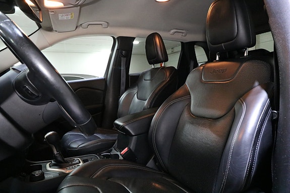 Jeep Cherokee 9 of 24
