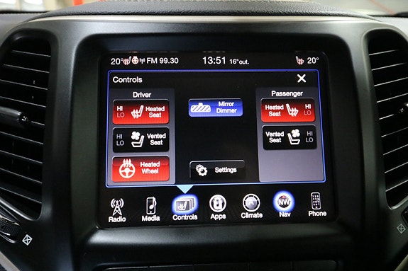 Jeep Cherokee 11 of 24