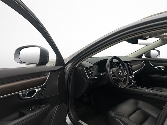 Volvo V90 Cross Country 11 of 30