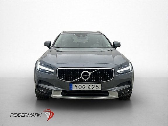 Volvo V90 Cross Country 2 of 30