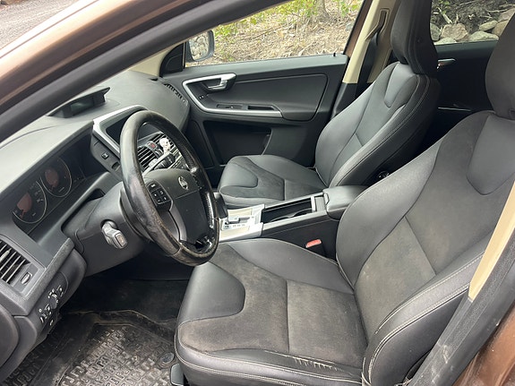 Volvo XC60 5 of 8