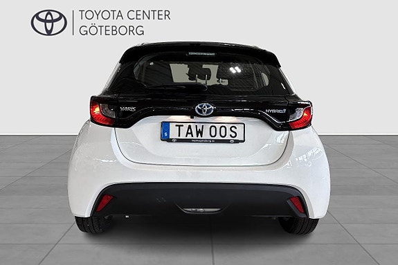 Toyota Yaris 6 of 12