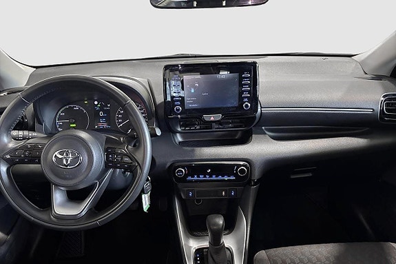 Toyota Yaris 10 of 12