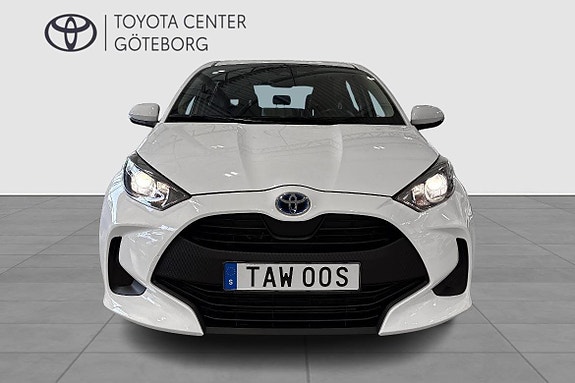 Toyota Yaris 7 of 12