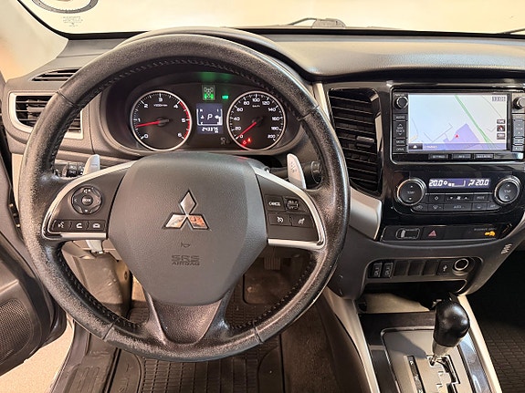 Mitsubishi L200 15 of 19