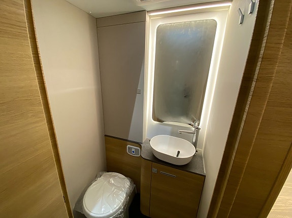 Adria Coral Select 670 SL 10 of 12