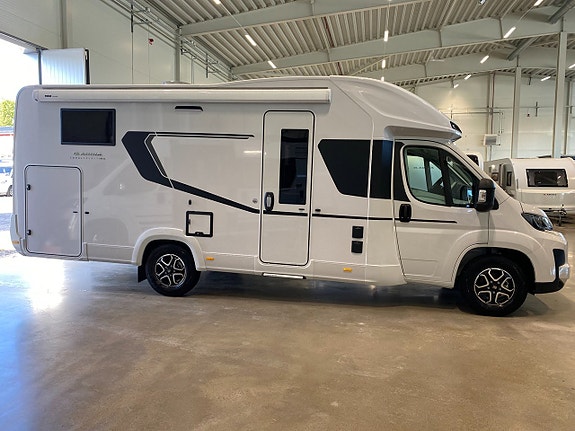 Adria Coral Select 670 SL 2 of 12