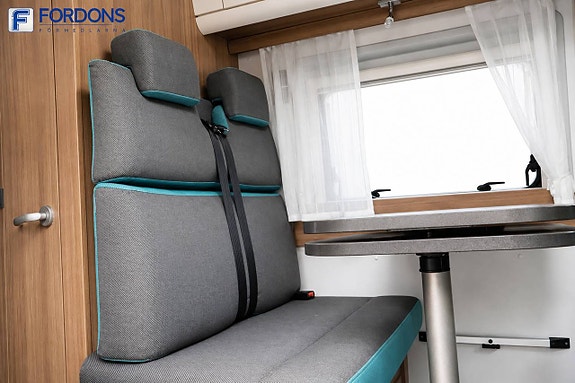 Sun Living Campervan Fiat 2.3 MultiJet V60 SP 140 hk | Solceller | Dragkrok | Truma | 3 bäddar 12 of 25