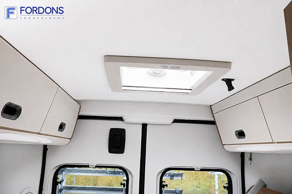 Sun Living Campervan Fiat 2.3 MultiJet V60 SP 140 hk | Solceller | Dragkrok | Truma | 3 bäddar 22 of 25