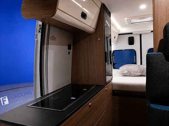 Sun Living Campervan Fiat 2.3 MultiJet V60 SP 140 hk | Solceller | Dragkrok | Truma | 3 bäddar 14 of 25