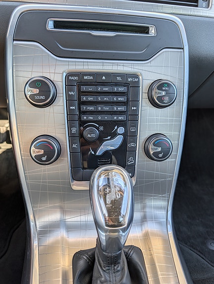 Volvo XC70 12 of 24