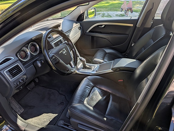 Volvo XC70 8 of 24