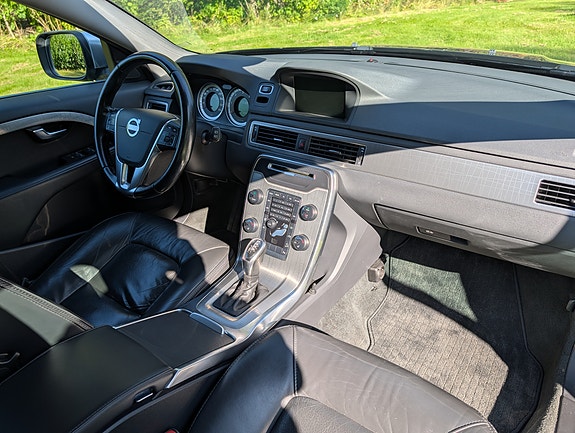 Volvo XC70 13 of 24