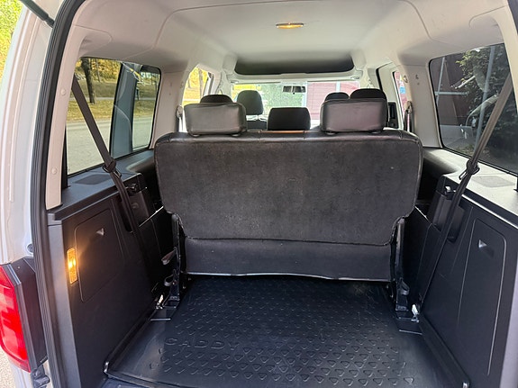 Volkswagen Caddy Maxi 11 of 13