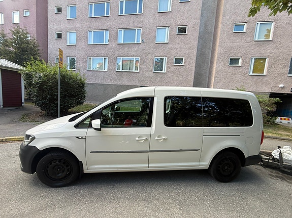 Volkswagen Caddy Maxi 2 of 13