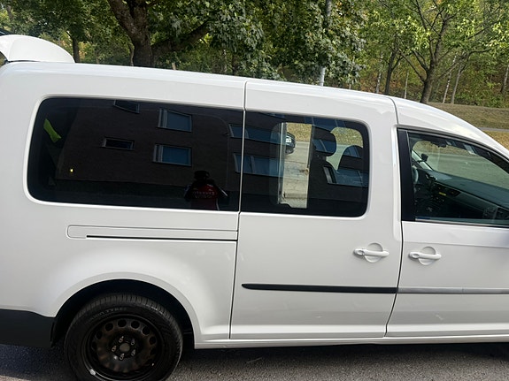 Volkswagen Caddy Maxi 4 of 13