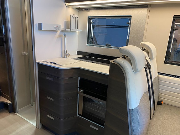 Adria Coral Supreme 670 SL180HK 10 of 13