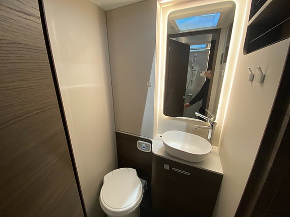 Adria Coral Supreme 670 SL180HK 12 of 13