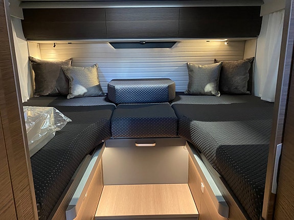 Adria Coral Supreme 670 SL180HK 13 of 13