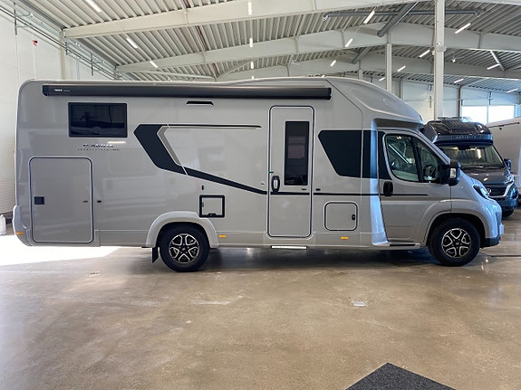 Adria Coral Supreme 670 SL180HK 3 of 13