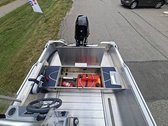 Linder Sportsman 445 Catch med Mercury 30HK och Tiki Trailer 11 of 12