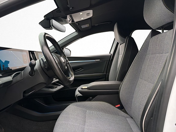 Renault Megane E-Tech 11 of 30