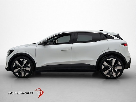 Renault Megane E-Tech 5 of 30