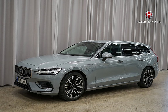 Volvo V60 2 of 17