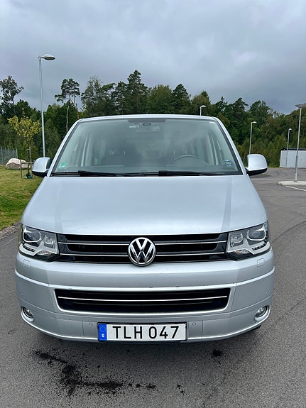 Volkswagen Multivan 2 of 19