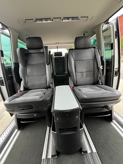 Volkswagen Multivan 12 of 19