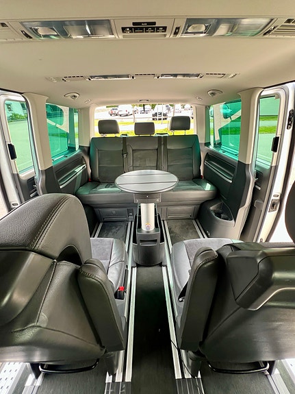 Volkswagen Multivan 9 of 19