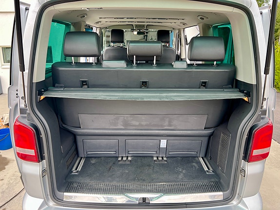 Volkswagen Multivan 16 of 19