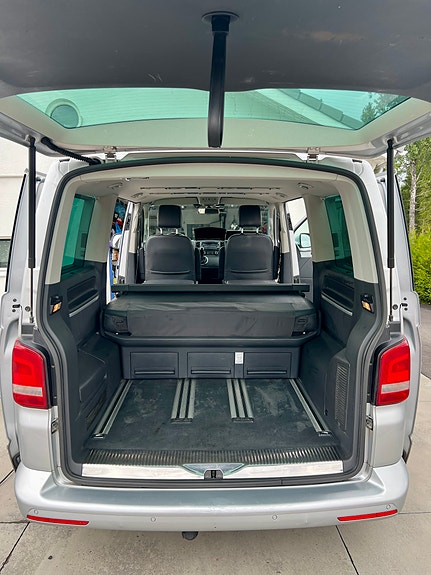 Volkswagen Multivan 19 of 19