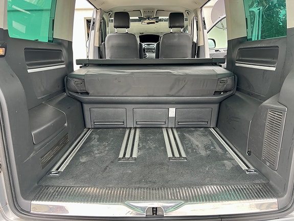 Volkswagen Multivan 18 of 19