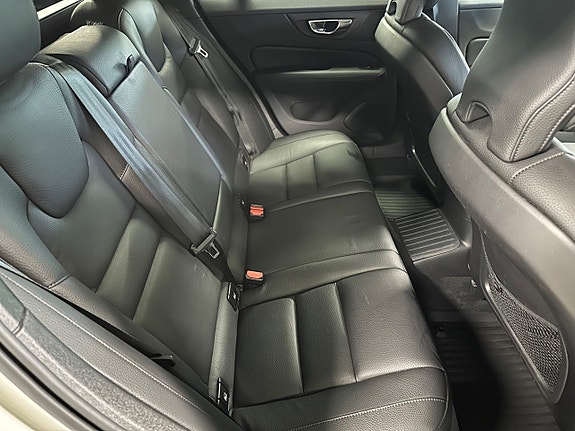 Volvo V60 7 of 21