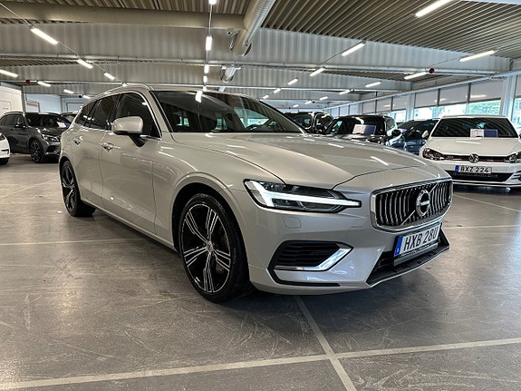 Volvo V60 2 of 21