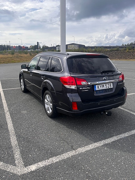 Subaru Outback 3 of 7