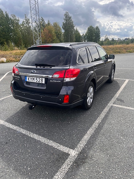 Subaru Outback 4 of 7