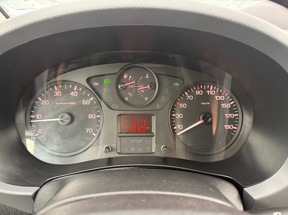 Peugeot Partner 19 of 19