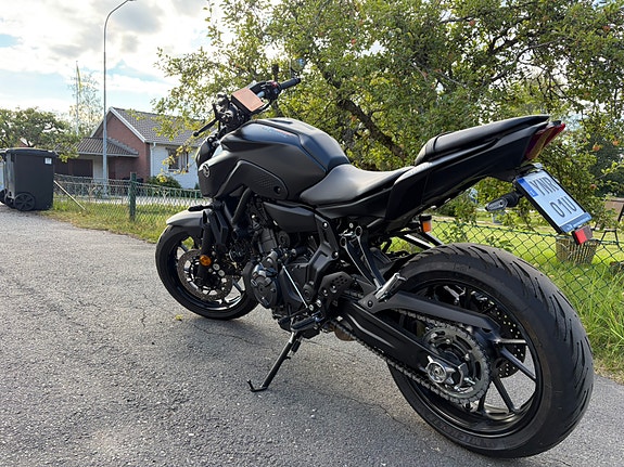 Yamaha MT-07 2 of 3