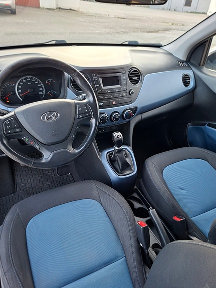 Hyundai i10 4 of 8