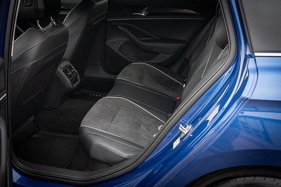 Volkswagen Passat 14 of 20