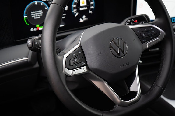 Volkswagen Passat 12 of 20