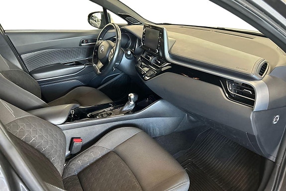 Toyota C-HR 7 of 22