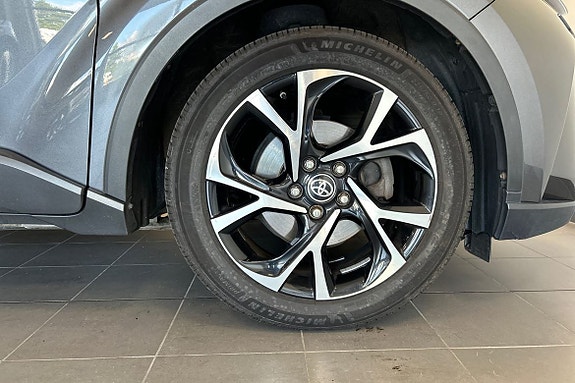 Toyota C-HR 17 of 22