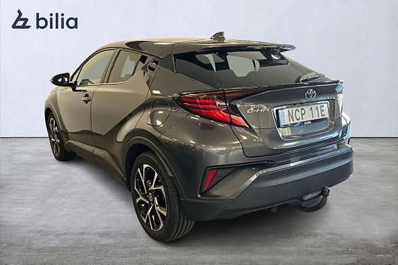 Toyota C-HR 2 of 22