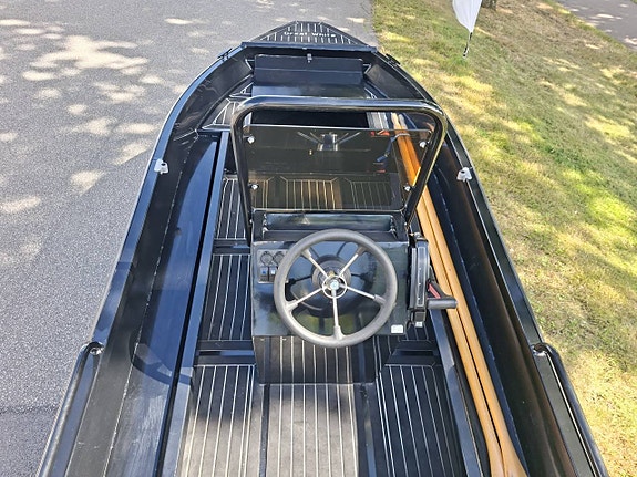 Greatwhite Explorer 430 med Mercury 20HK, Tiki 80- trailer 5 of 12