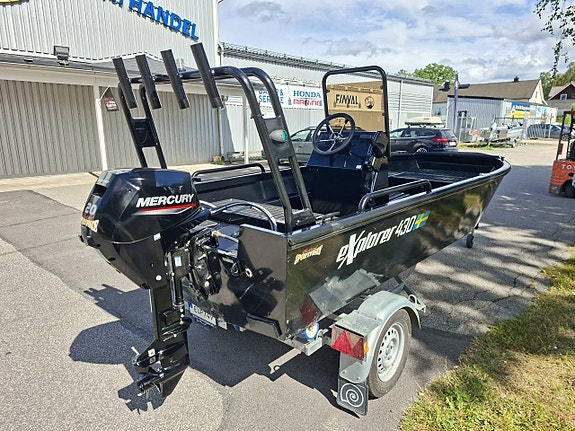 Greatwhite Explorer 430 med Mercury 20HK, Tiki 80- trailer 2 of 12