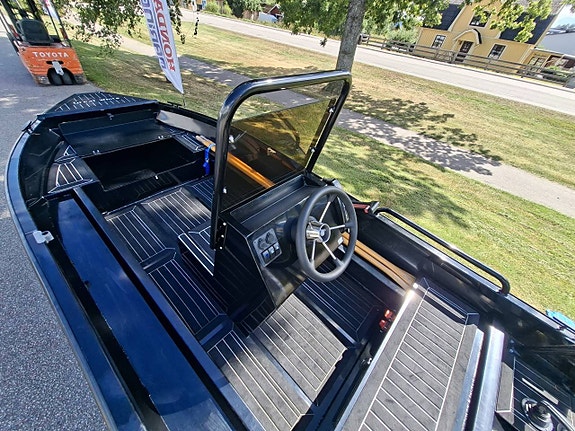 Greatwhite Explorer 430 med Mercury 20HK, Tiki 80- trailer 7 of 12