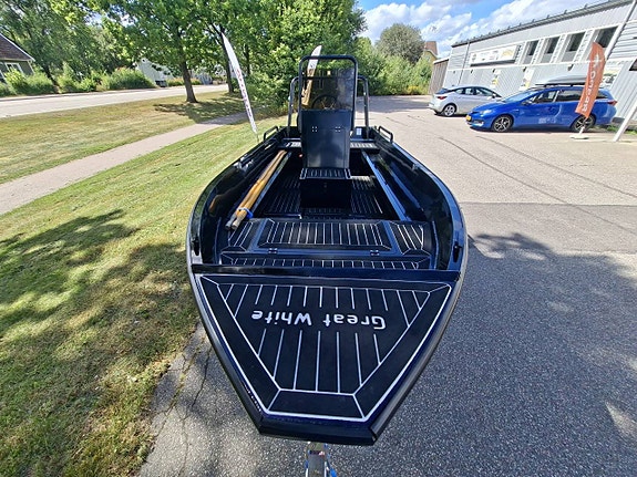 Greatwhite Explorer 430 med Mercury 20HK, Tiki 80- trailer 6 of 12